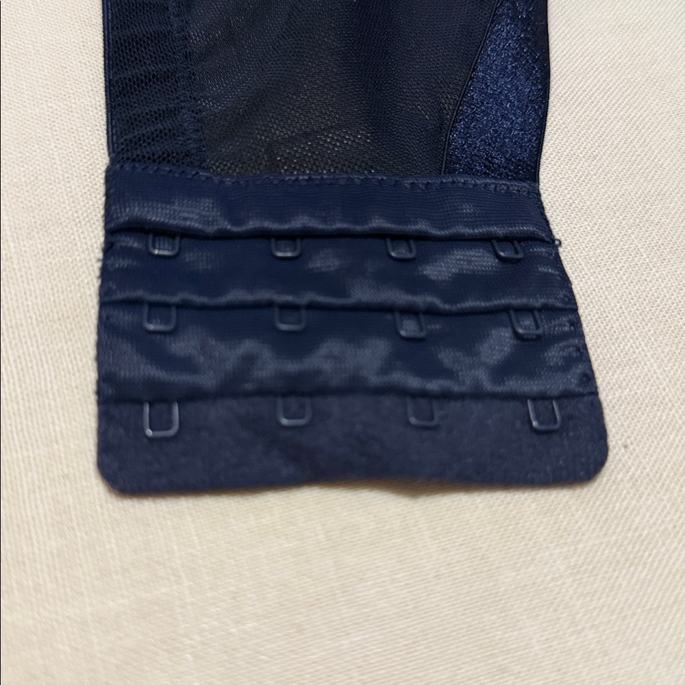 Cacique Midnight Blue Lace Sexy Lightly Lined Bra, Size 46DDD. - Picture 6 of 8